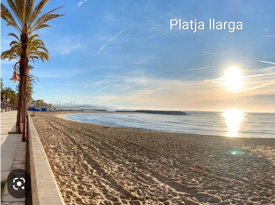 Piso Centrico For4 Cerca Barcelona La Casa De Sonia Apartment Vilanova i la Geltru Bagian luar foto